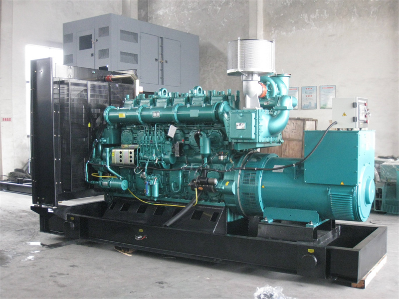 龙口200KW 柴油发电机的油耗是多少？